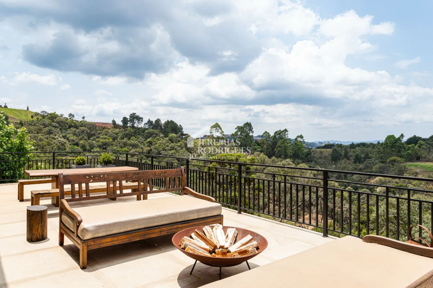 Casa para venda com 5 dormitórios no Residencial Estrelas da Mantiqueira em Campos do Jordão/SP