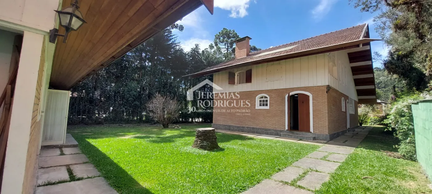 Casa com 3 dormitórios no Bairro Capivari - Campos do Jordão/SP