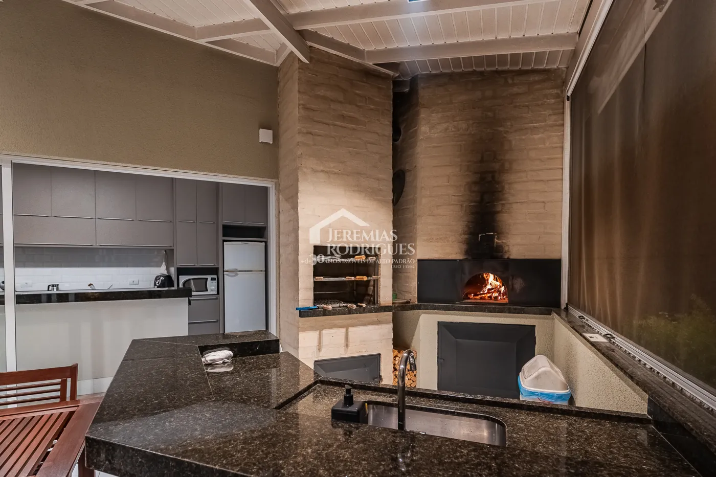 Casa com 4 dormitórios à venda, 330 m² - Parque da Mantiqueira - Santo Antônio do Pinhal/SP