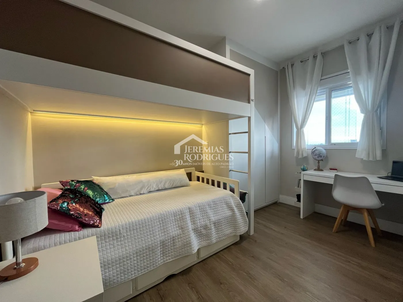 Apartamento à venda com 3 suítes, 142 m² no Condomínio Grand Terrace em Taubaté/SP.