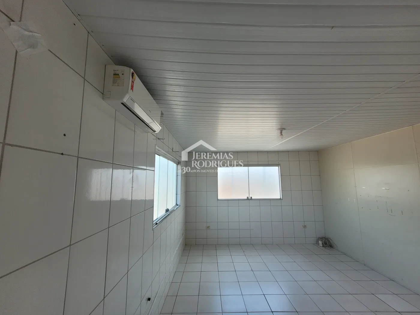 Cozinha industrial com 360 m² - Residencial Ouro Verde - Pindamonhangaba/SP.