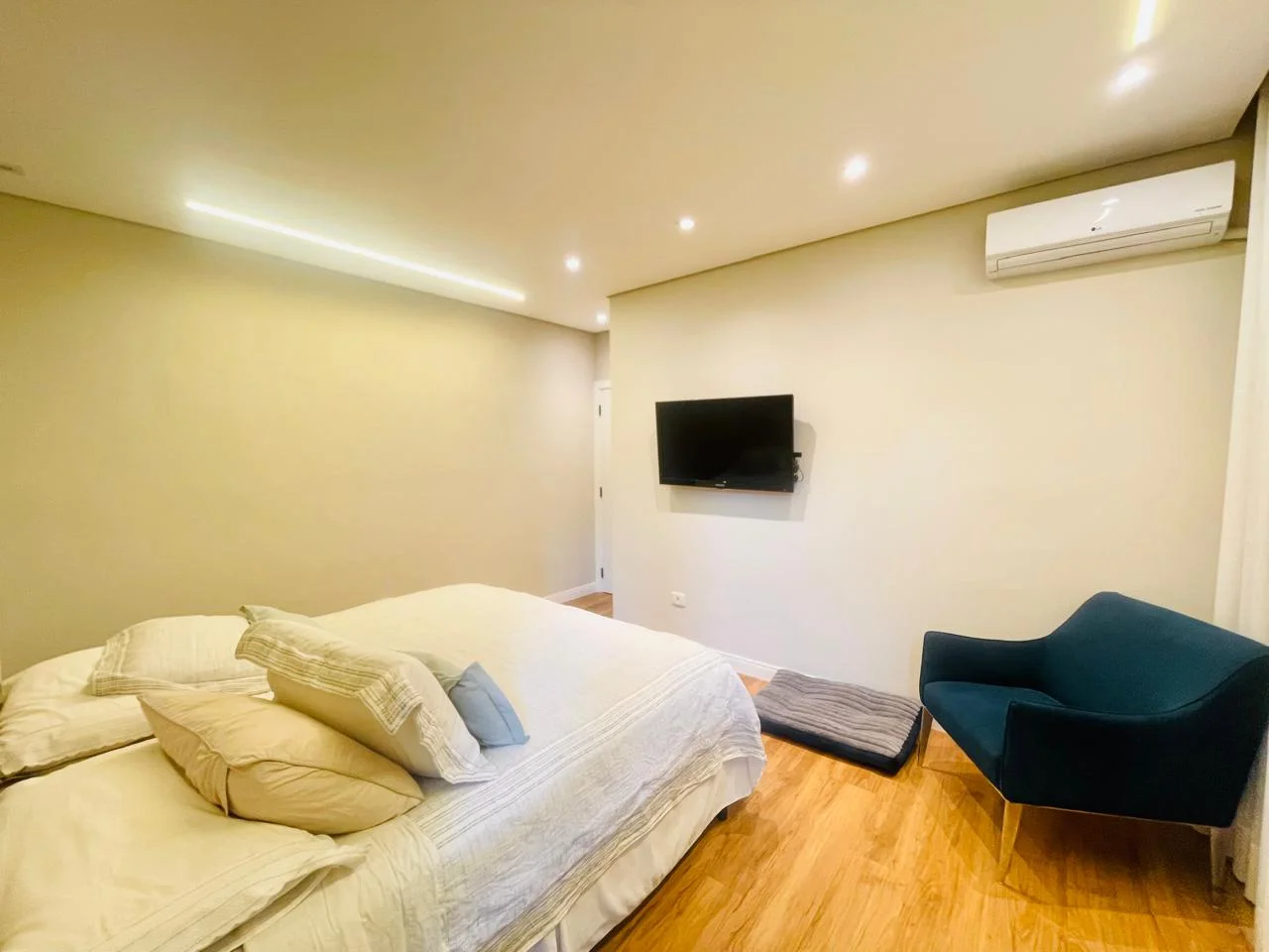 Casa à venda com 3 dormitórios no Condomínio Terras de San Marco em Taubaté/SP.