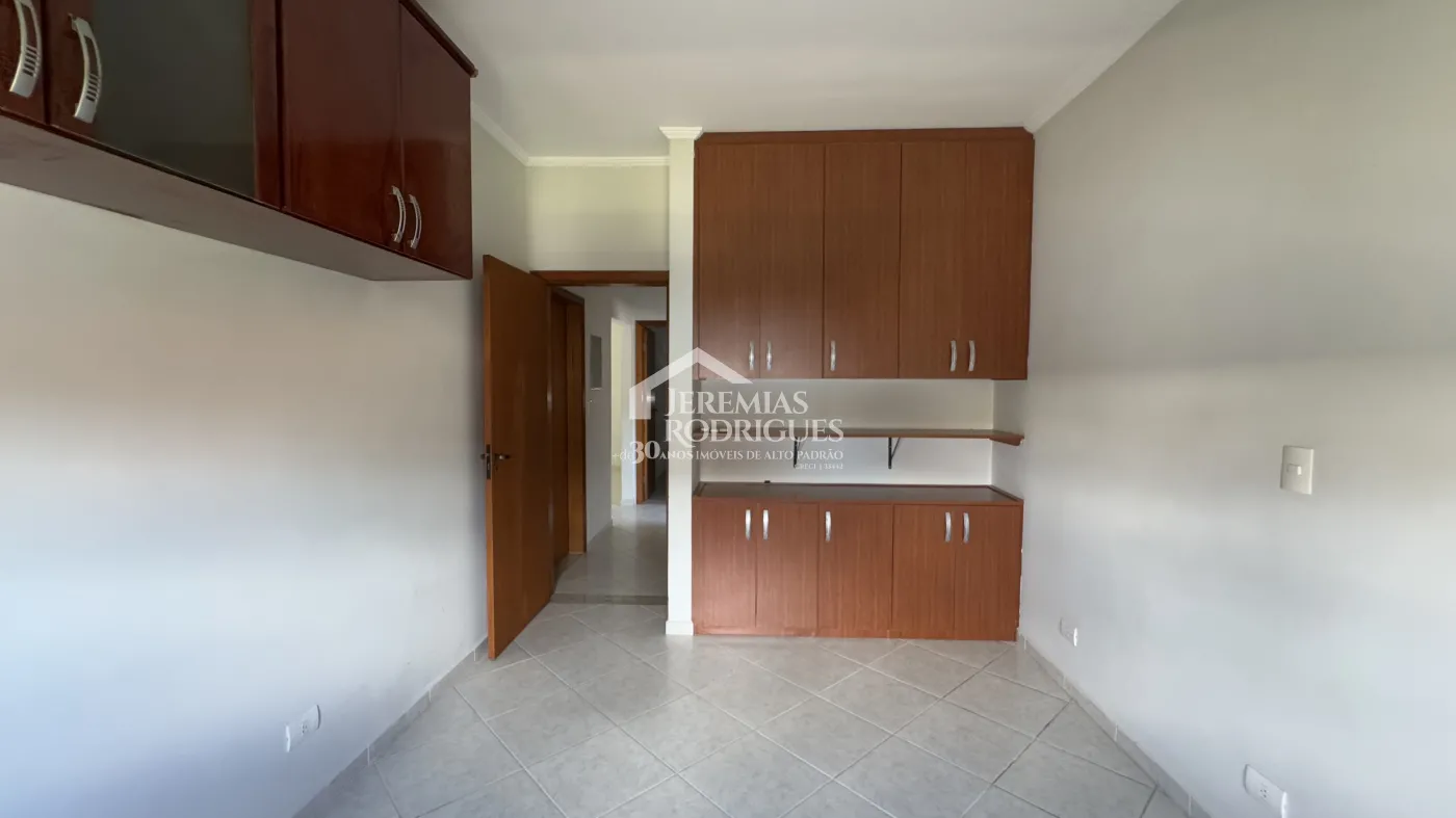 Casa para venda e locação com 4 dormitórios no Condomínio Real Ville I em Pindamonhangaba/SP.