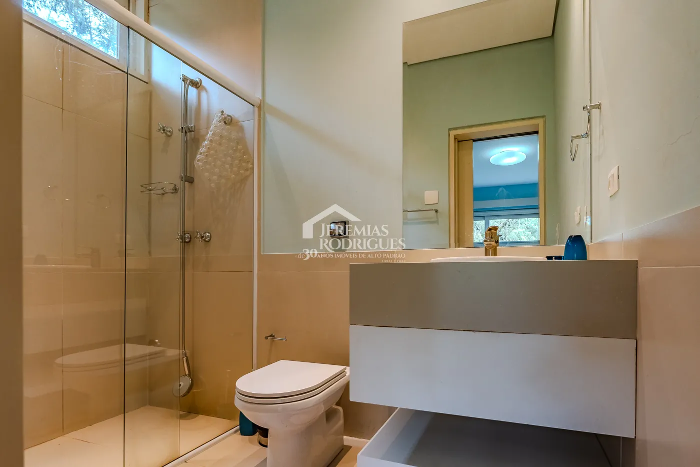 Casa para venda com 5 suítes no Condomínio Villandry em Campos do Jordão/SP