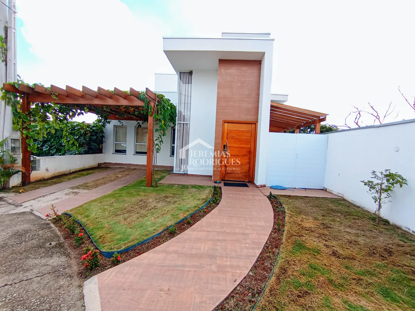 Casa para venda com 2 dormitórios no Residencial Charles Schineider em Taubaté/SP