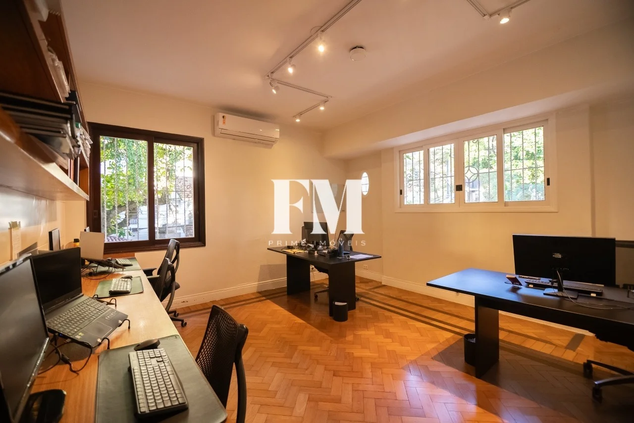Urca | Casa Clássica | 3 Quartos (1 Suíte) | 260m² Modernizada e Sem Condomínio - foto 21