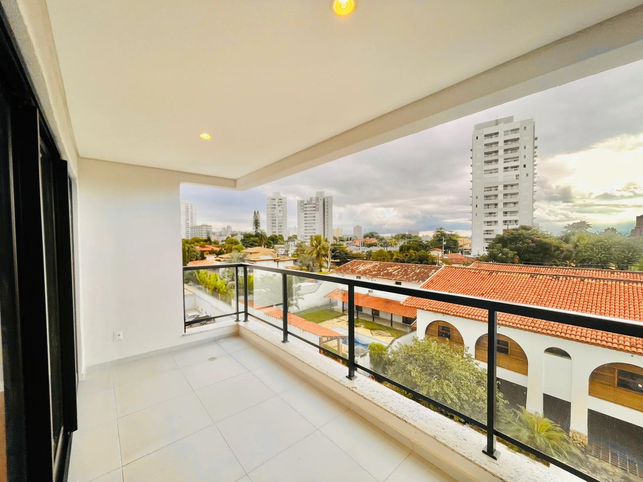 Apartamento para venda e locação com 3 dormitórios no Condomínio Lucca em Taubaté/SP. 