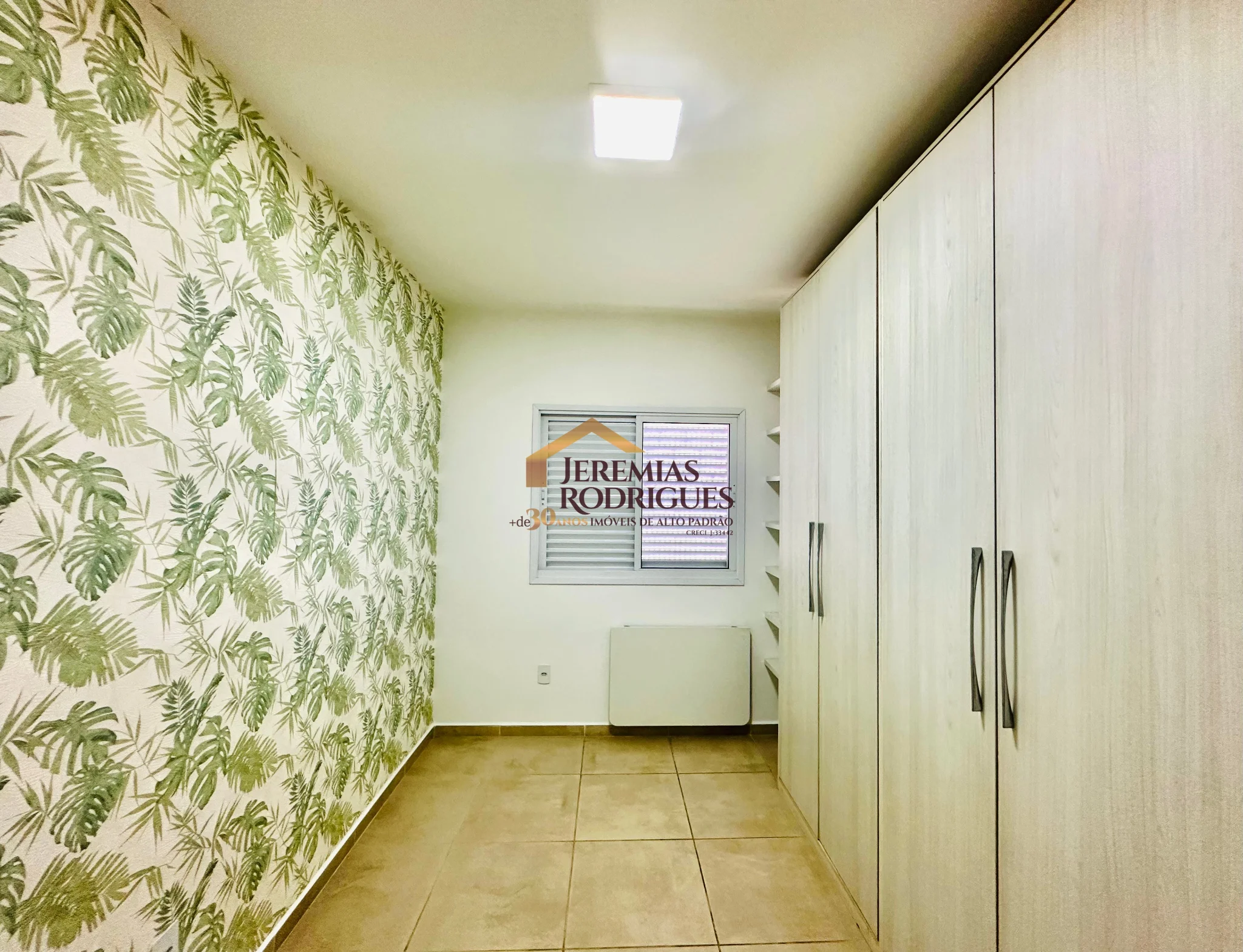 Apartamento para locação e venda no Edifício Solar Vicente Giffoni em Taubaté/SP.