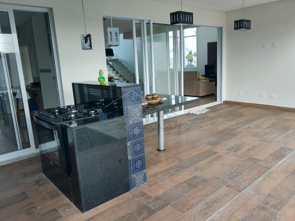 Casa à venda por R$ 1.700.000,00 - Pindamonhangaba/SP
