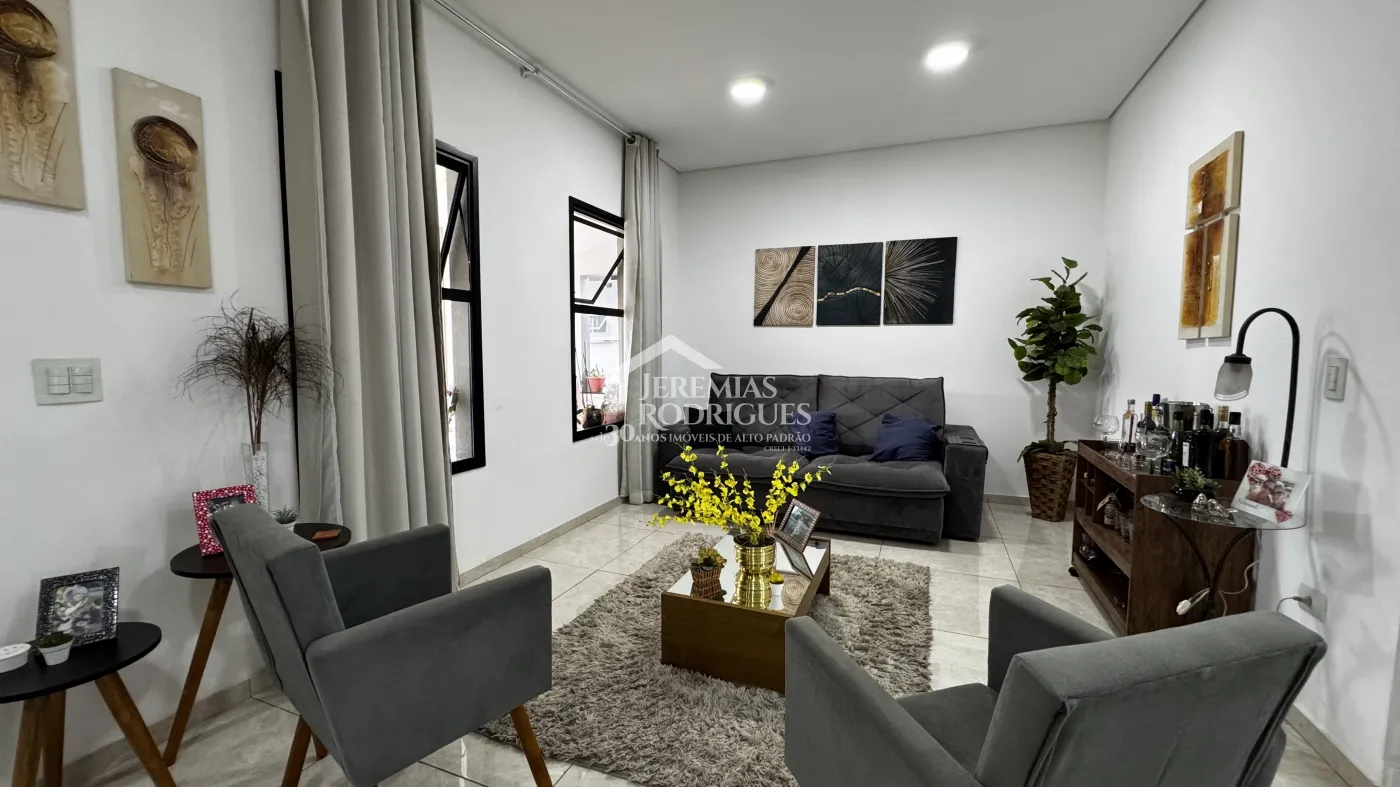 Casa à venda com 3 suítes no Condomínio Reserva dos Lagos em Pindamonhangaba/SP.