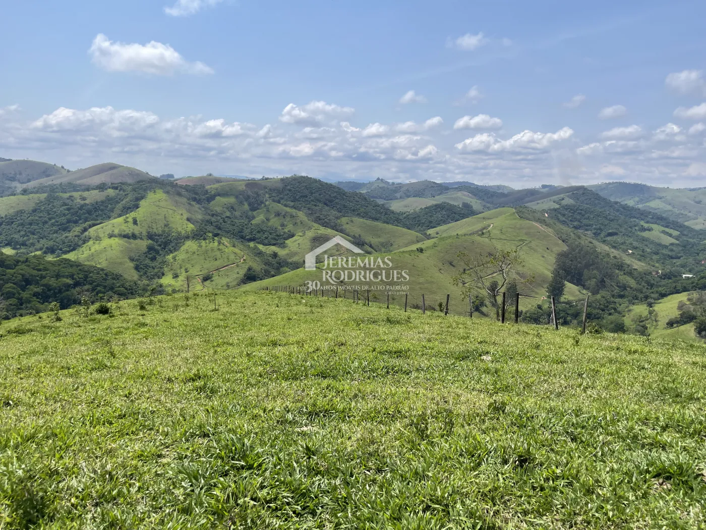 Fazenda com 12 dormitórios - Taubaté/SP