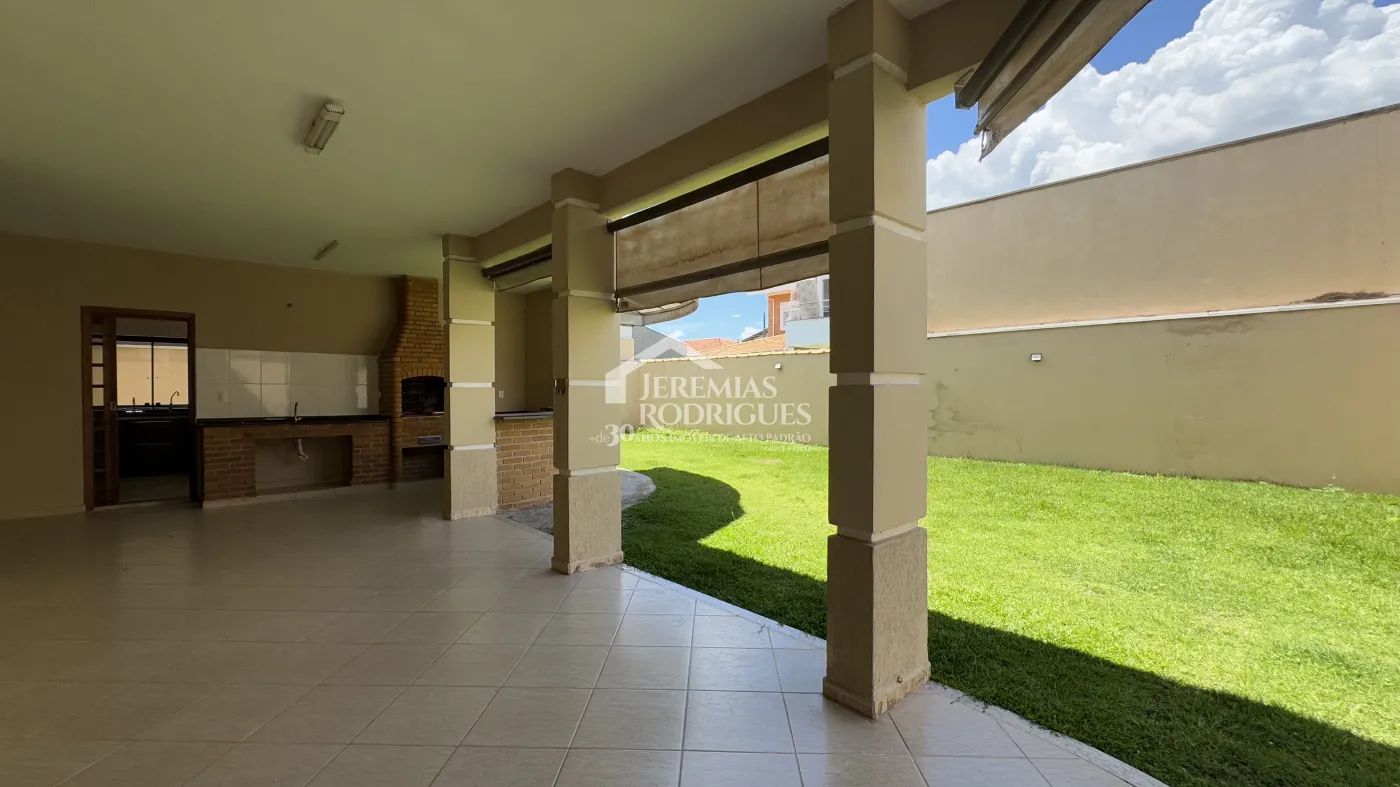 Casa para venda e locação com 4 dormitórios no Condomínio Real Ville I em Pindamonhangaba/SP.