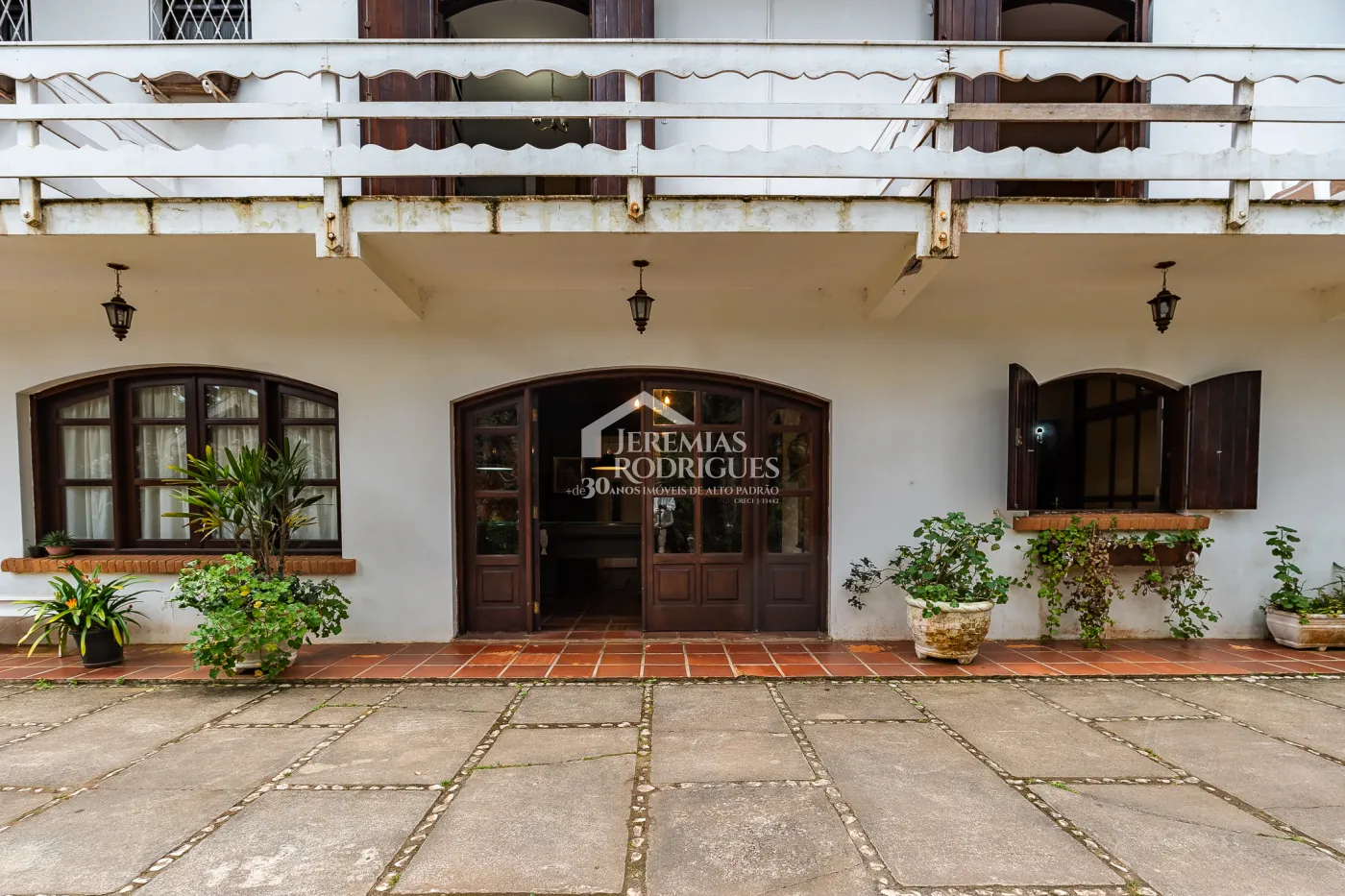 Casa com 7 dormitórios, 924 m² - Recanto das Araucárias - Campos do Jordão/SP
