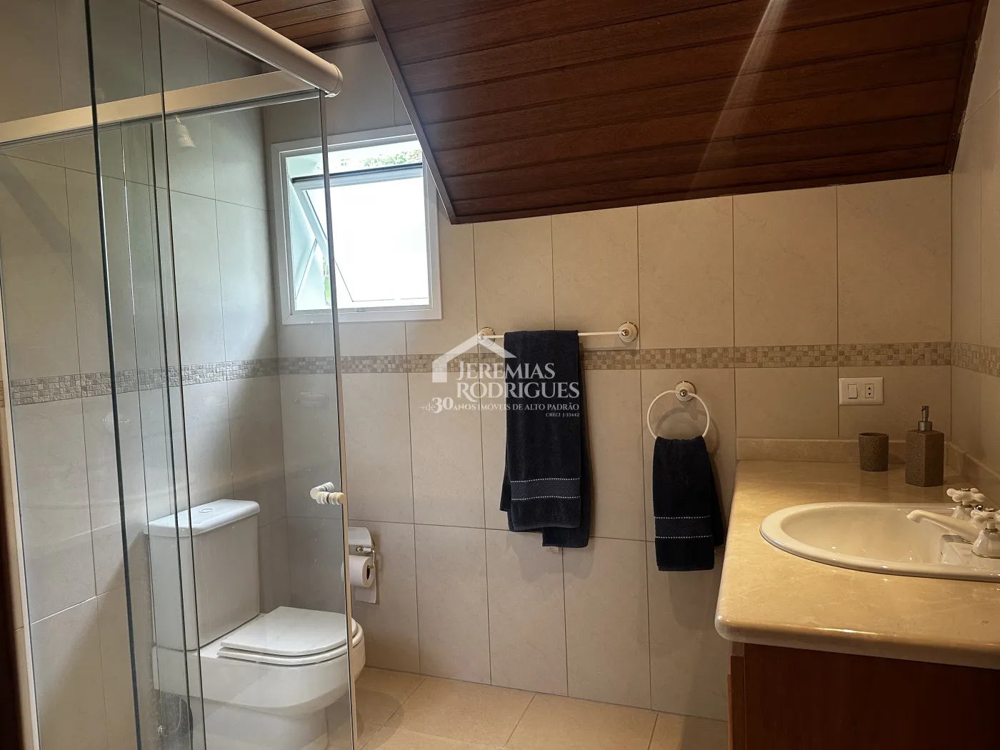 Casa à venda no Condomínio Vila Simonsen em Campos do Jordão/SP