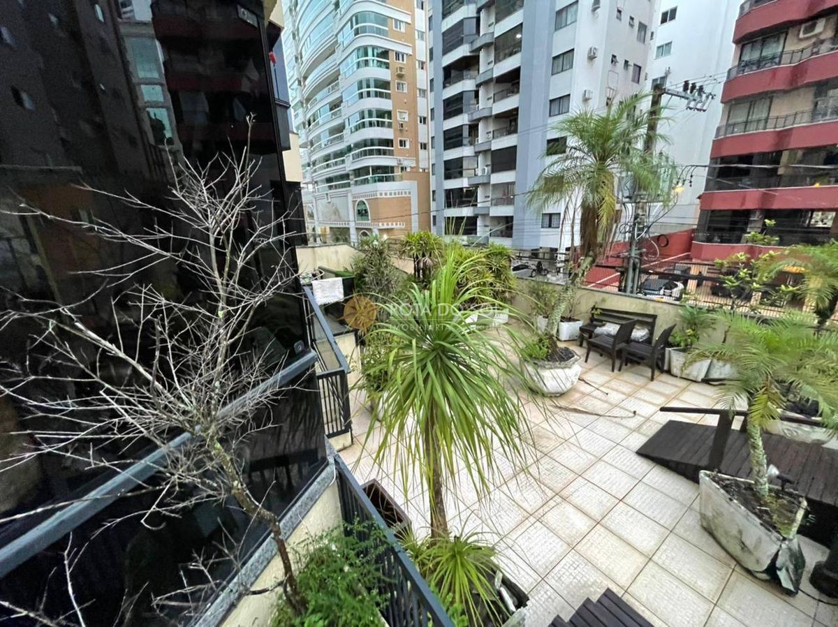 Cistal Mar Apartamento 3 Quartos e Terraço Privativo na Meia Praia