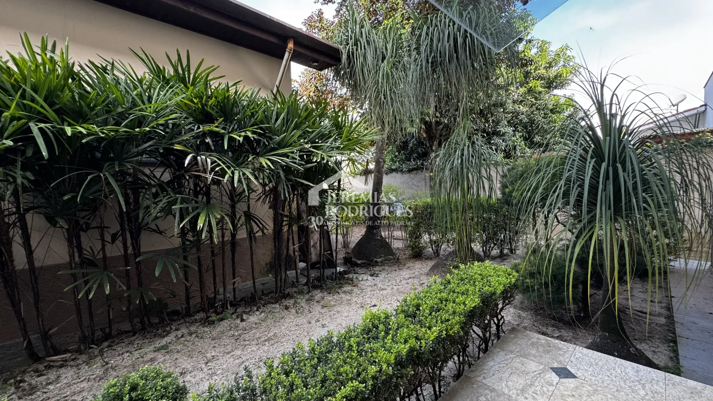 Casa à venda com 6 dormitórios no Condomínio Vale do Sol em Tremembé/SP