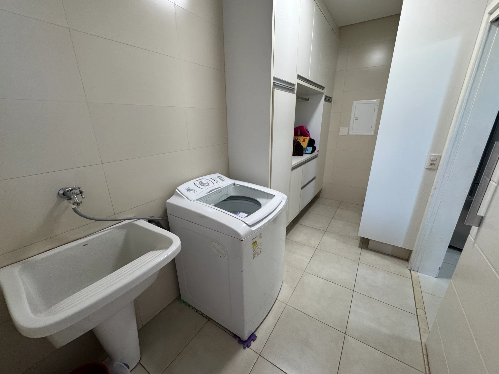 Casa para venda e locação com 3 dormitórios no Condomínio Campos do Conde III em Tremembé/SP.