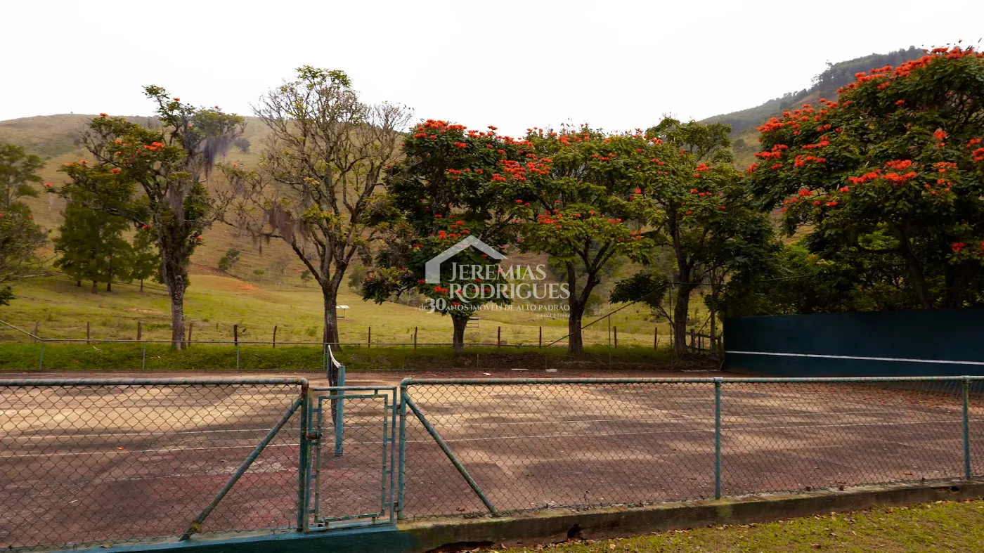 Fazenda à venda com 2.544 hectares em Santa Branca/SP.