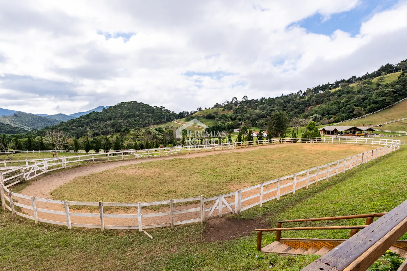 Fazenda com 2.904.000 m² - Sapucaí-Mirim - MG