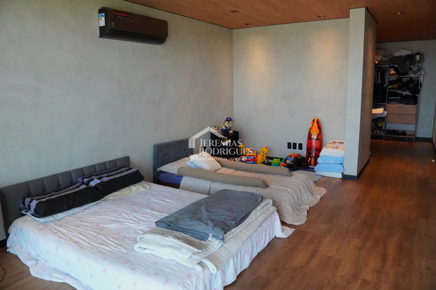 Casa com 4 dormitórios, 550 m² - Condomínio Village da Serra - Tremembé/SP