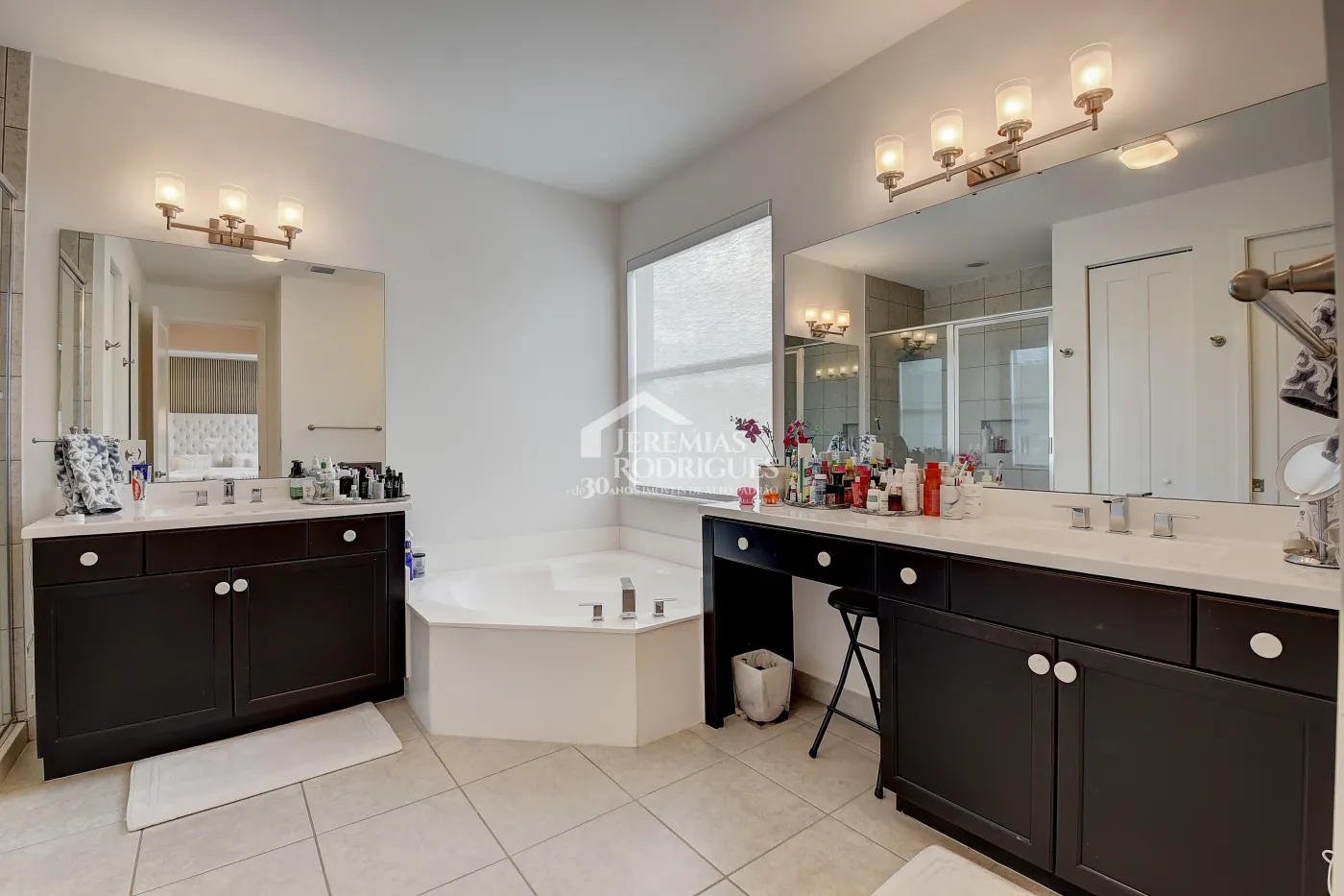 Casa com 4 dormitórios - Condomínio Dakota - Miami/ Flórida