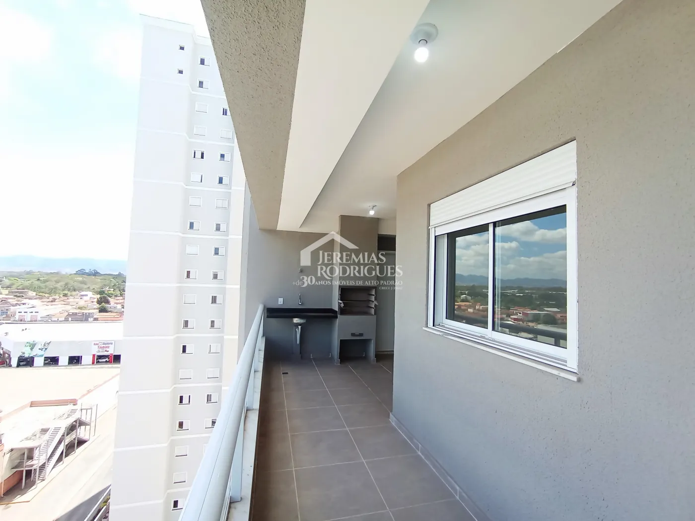 Apartamento à venda com 3 dormitórios, 119 m² no Edifício Residencial Elegance em Taubaté/SP.