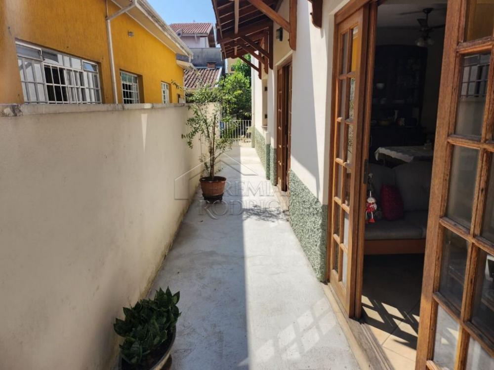 Casa à venda com 4 dormitórios no bairro Alto do Tabaú em  Pindamonhangaba/SP.