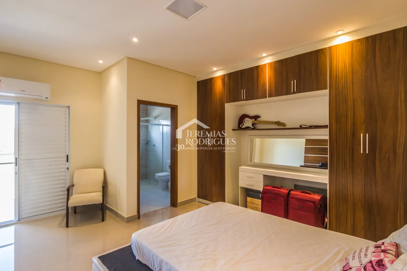 Casa com 4 dormitórios, 295 m² - Condomínio Reserva dos Lagos - Pindamonhangaba/SP