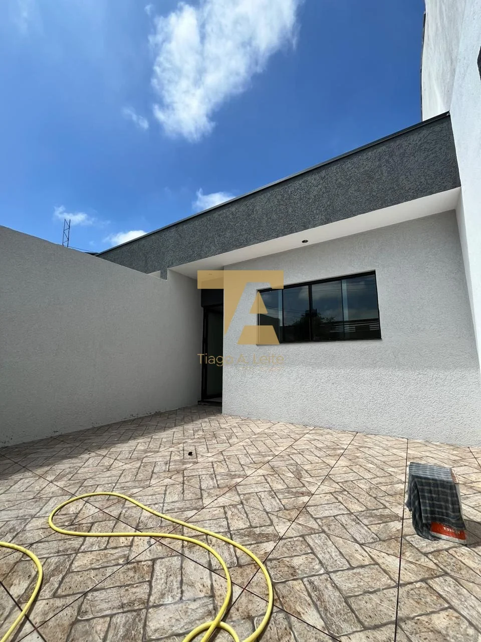 Casa à Venda no Bairro Mombaça – 2 Dormitórios (1 Suíte) e Quintal com Piso - foto 12