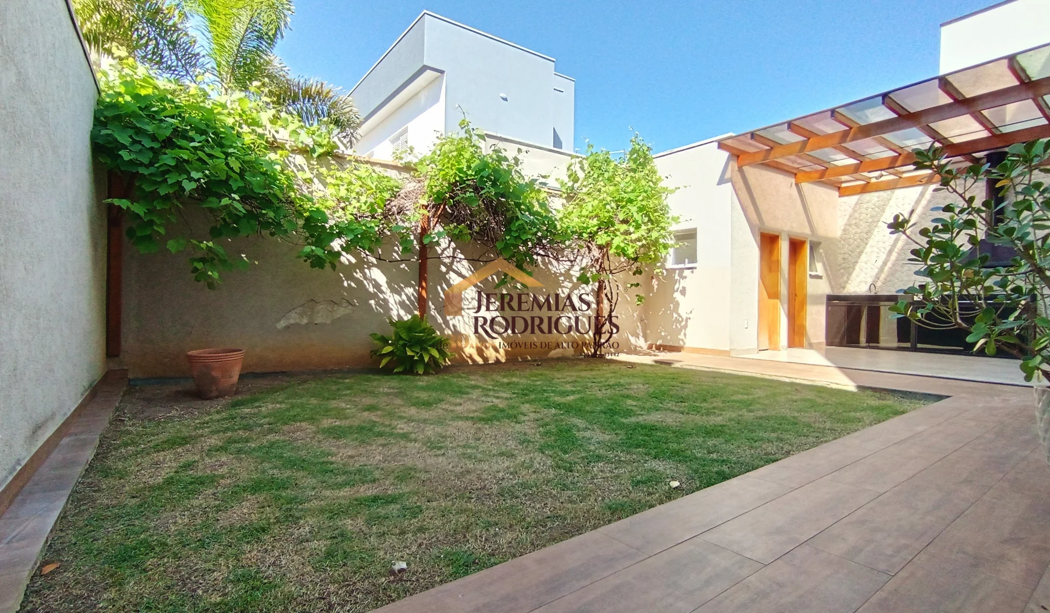 Casa à venda no Condomínio Campos do Conde II em Tremembé/SP.