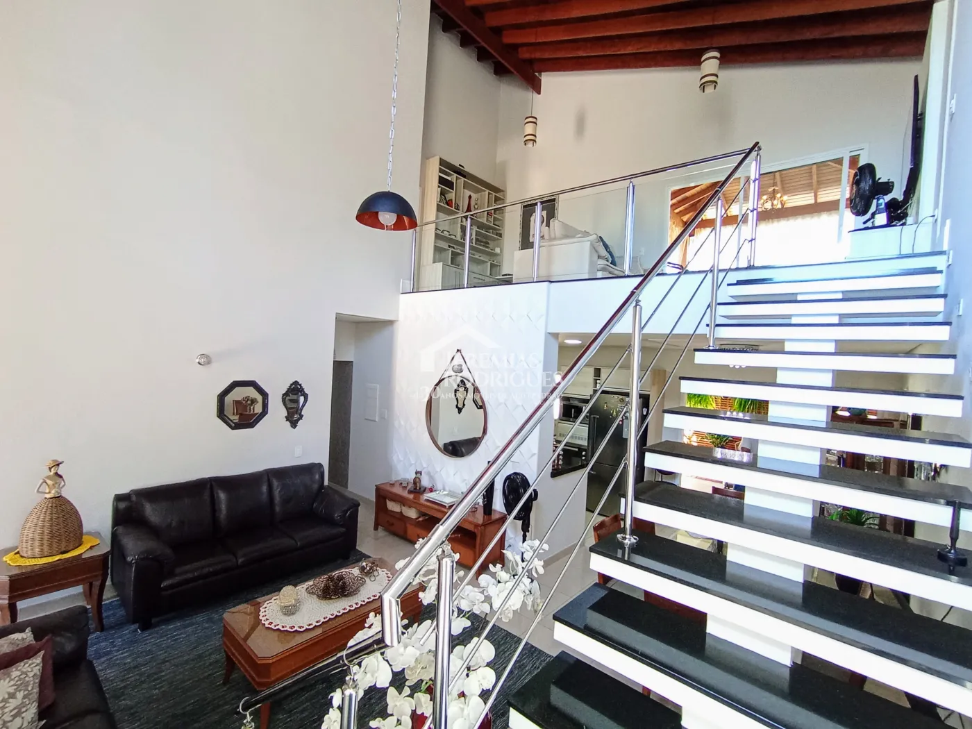 Casa para venda com 3 dormitórios no Condomínio Campos Do Conde II Versailles em Tremembé/SP