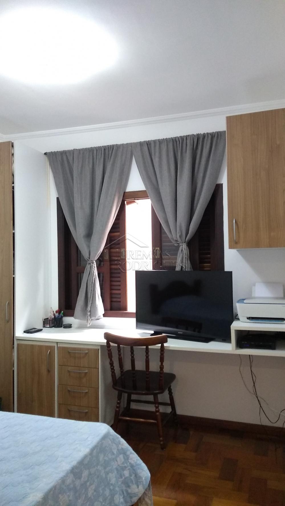 Casa à venda com 4 dormitórios no Condomínio Taubaté Village em Taubaté/SP. 