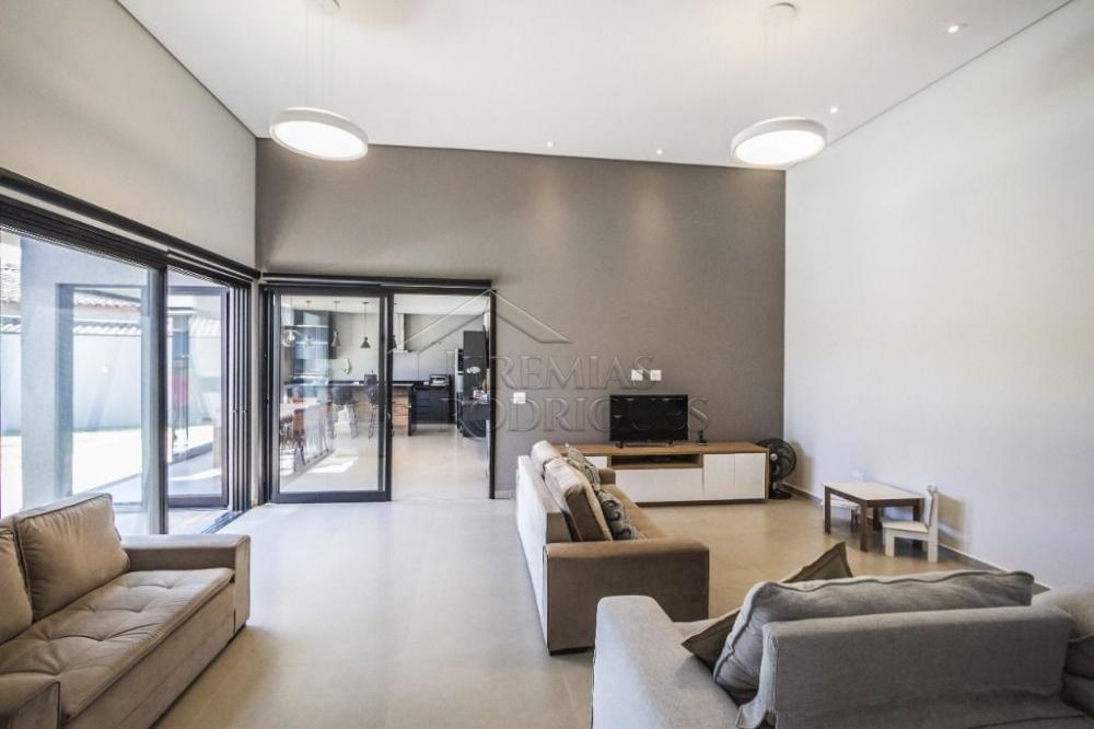 Casa à venda por R$ 2.500.000,00 - Pindamonhangaba/SP