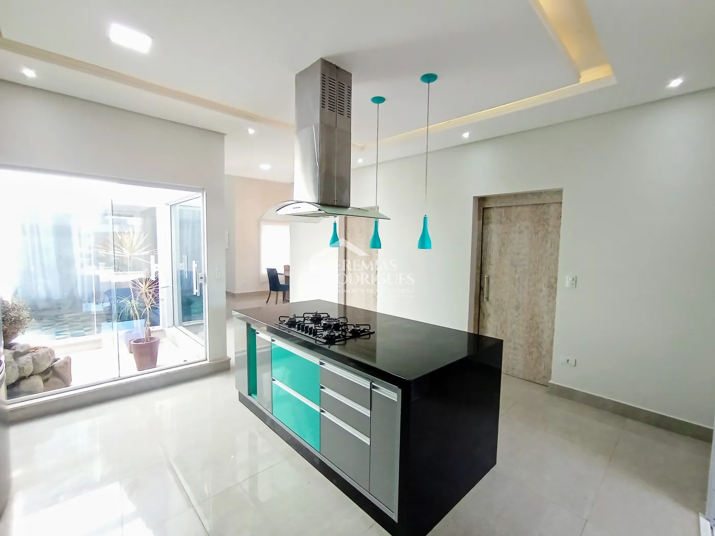 Casa para venda com 3 dormitórios no Condomínio Residencial Tecoara em Taubaté/SP
