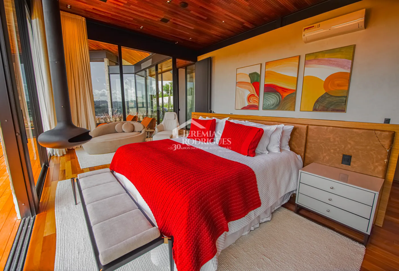 Mansão à venda com 11 suítes no Condomínio Gran Ville em Campos do Jordão/SP.