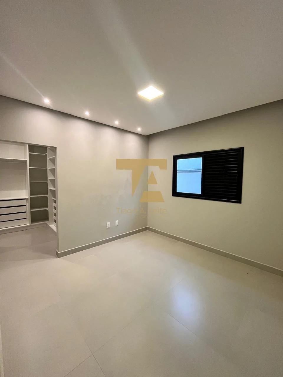 Casa Térrea com 3 Suítes e Fachada Contemporânea – Condomínio Pérola do Vale, Tremembé/SP