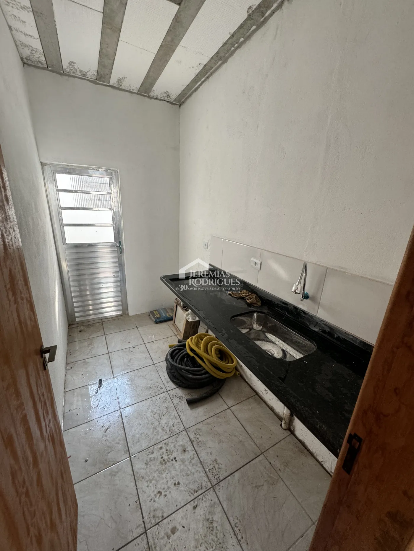 Galpão para venda e locação no bairro Crispim em Pindamonhangaba/SP.