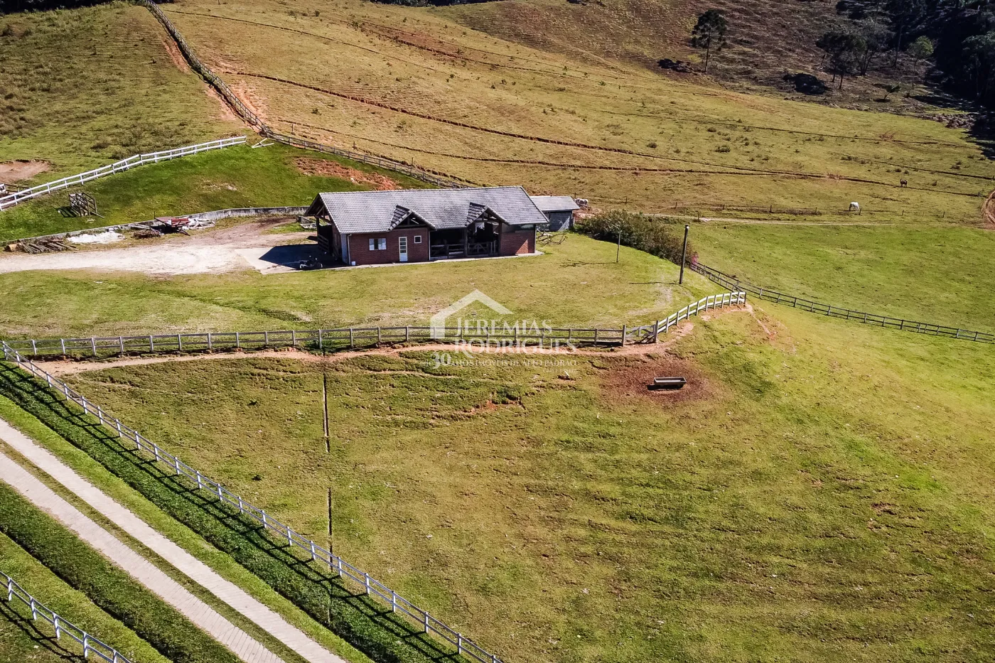 Fazenda com 2.904.000 m² - Sapucaí-Mirim - MG