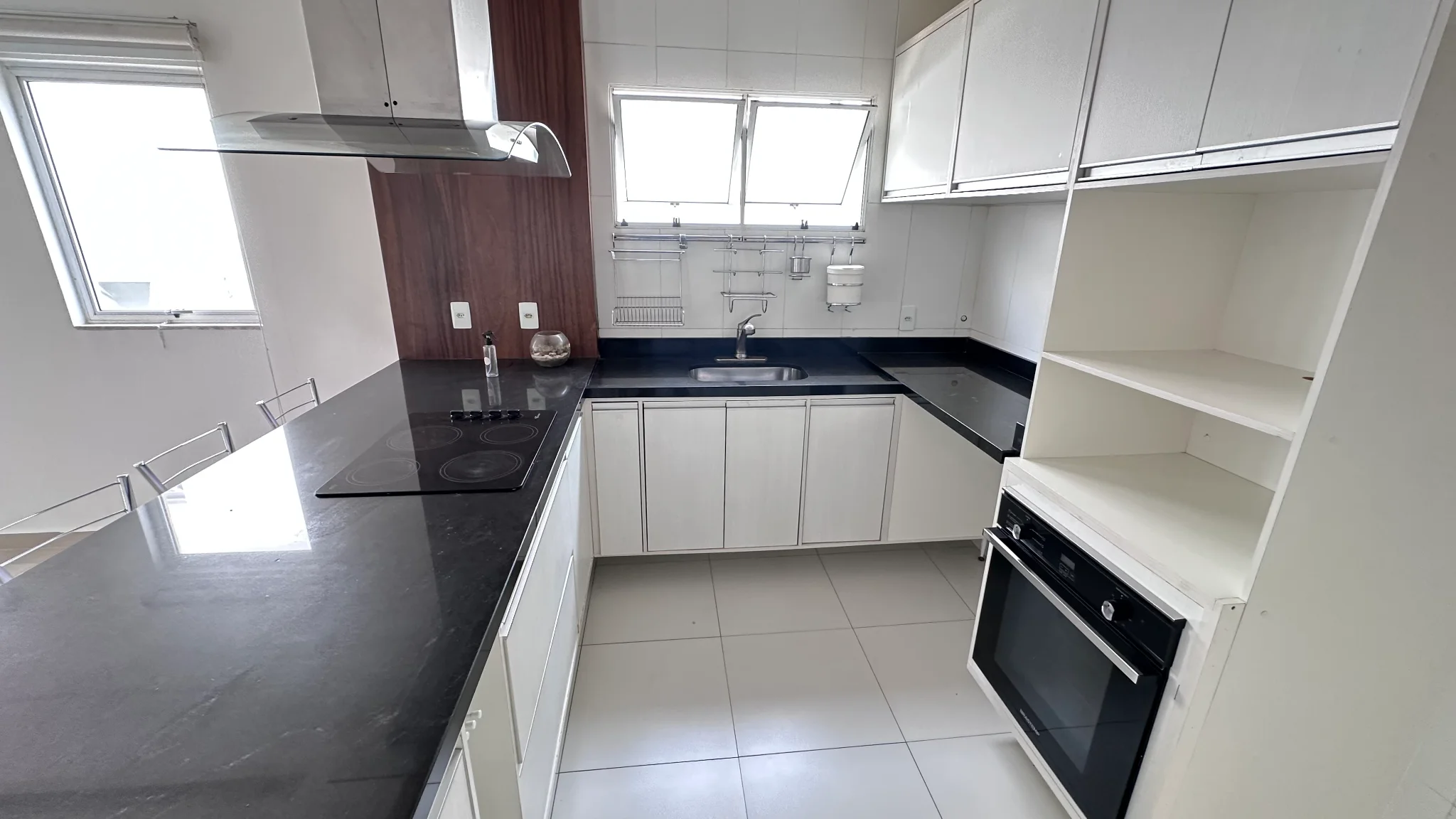 Casa para locação e venda no Condomínio Reserva dos Lagos em Pindamonhangaba/SP.