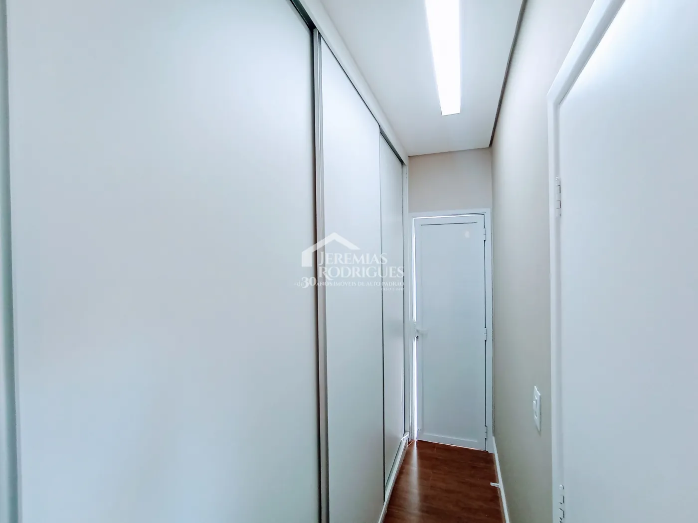 Casa à venda com 4 suítes no Condomínio Altos da Serra VI em São José dos Campos/SP