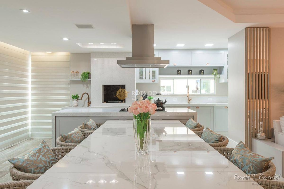 Villa do Mar Apartamento Decorado 3 Quartos e 2 Vagas em Meia Praia Itapema/SC — foto 1