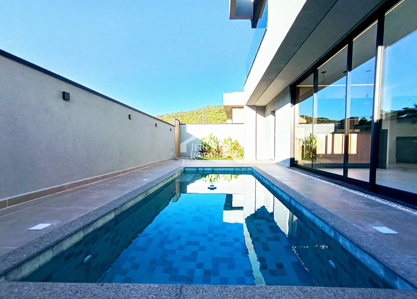 Casa assobradada à venda com 4 dormitórios no Condomínio Cyrella Landscape emTaubaté/SP.