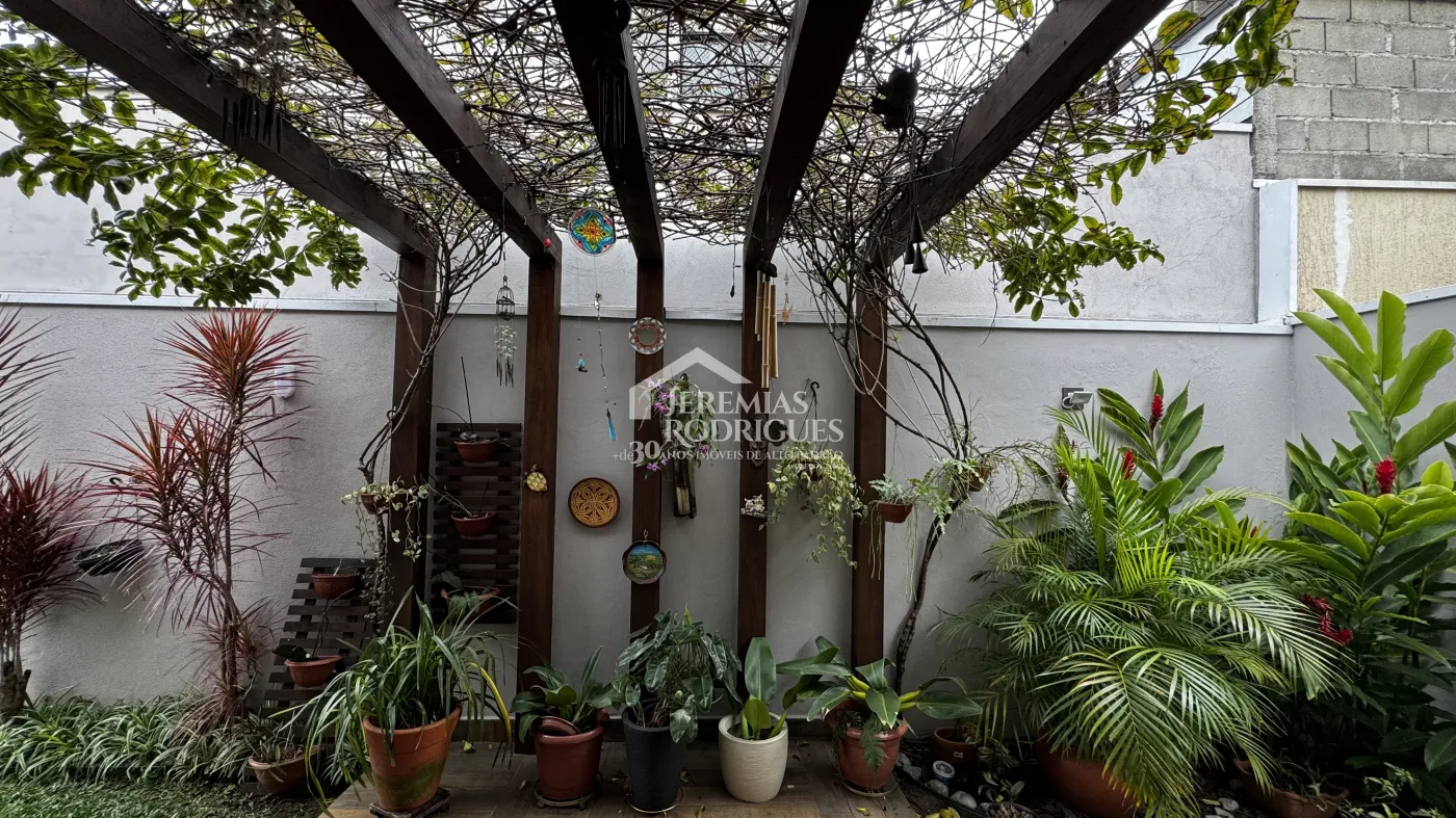 Casa para locação com 3 suítes no Condomínio Reserva dos Lagos em Pindamonhangaba/SP.