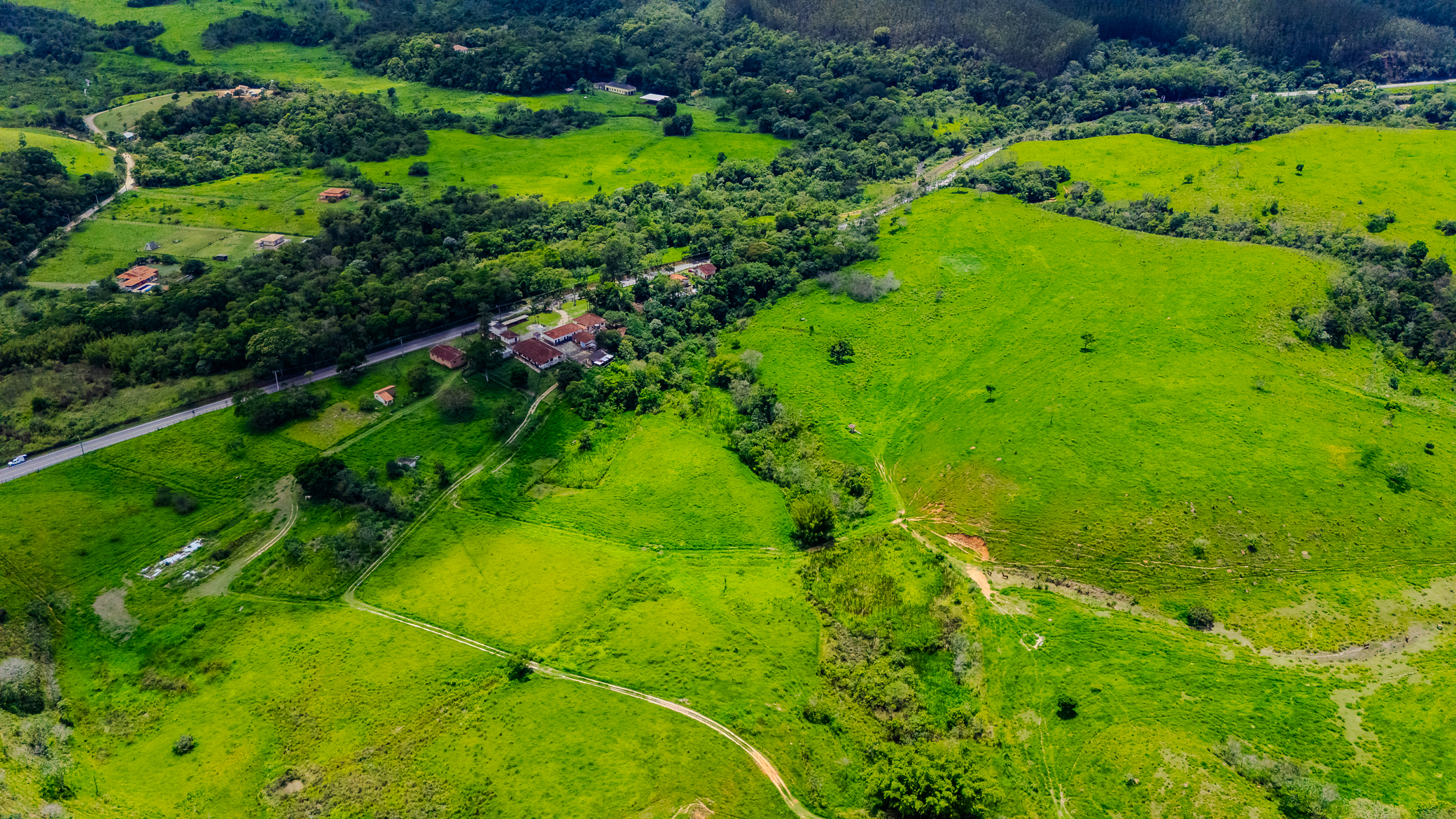 Fazenda à venda com 89,87 ha no bairro Piracuama em Pindamonhangaba/SP. 