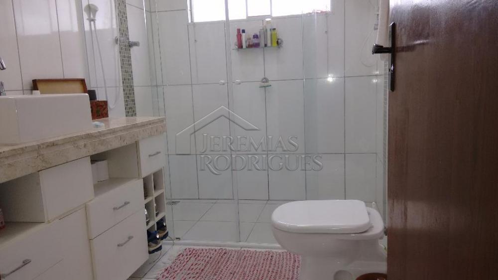 Casa à venda com 3 dormitórios no Condomínio Campos do Conde II em Tremembé/SP.