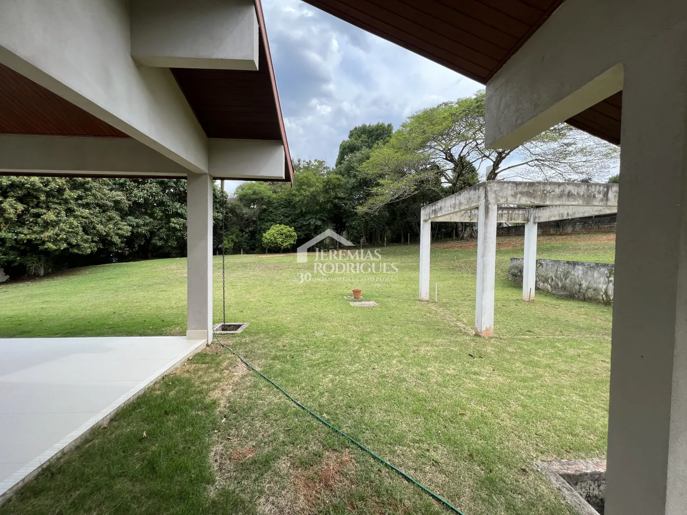 Casa com 3 dormitórios, 281 m² - Condomínio Chácaras Cataguá - Taubaté/SP