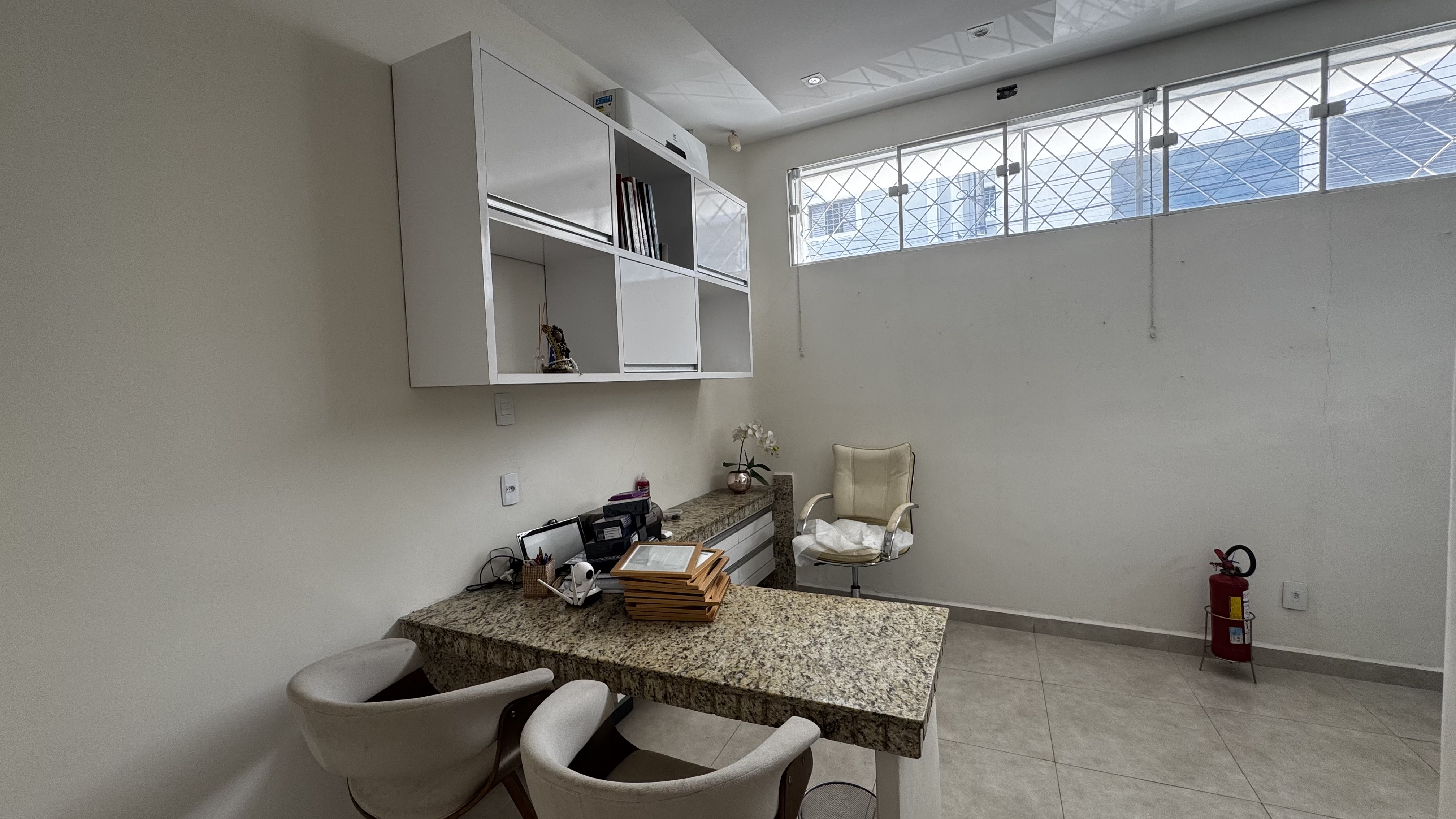 Ponto comercial para venda e locação no Centro em Pindamonhangaba/SP. 