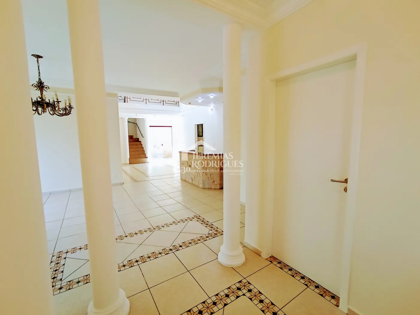 Casa para locação com 4 dormitórios no Condomínio Taubaté Village em Taubaté/SP.