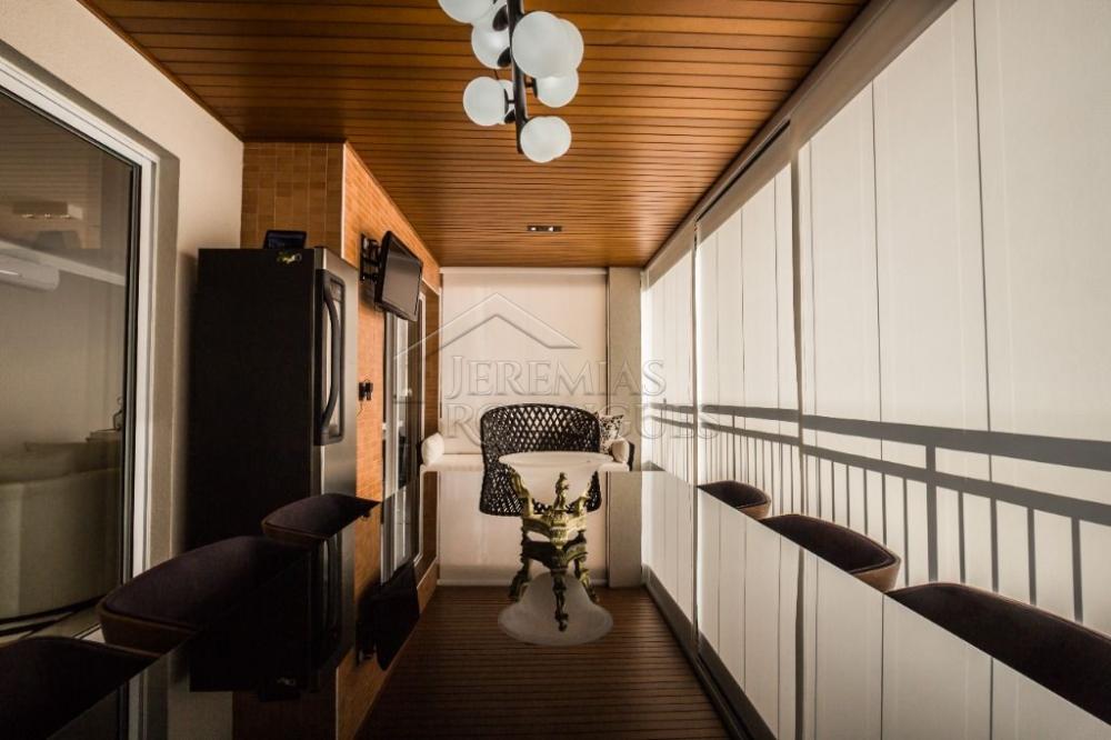 Apartamento à venda com 4 suítes no Condomínio Des Arts em Taubaté. 