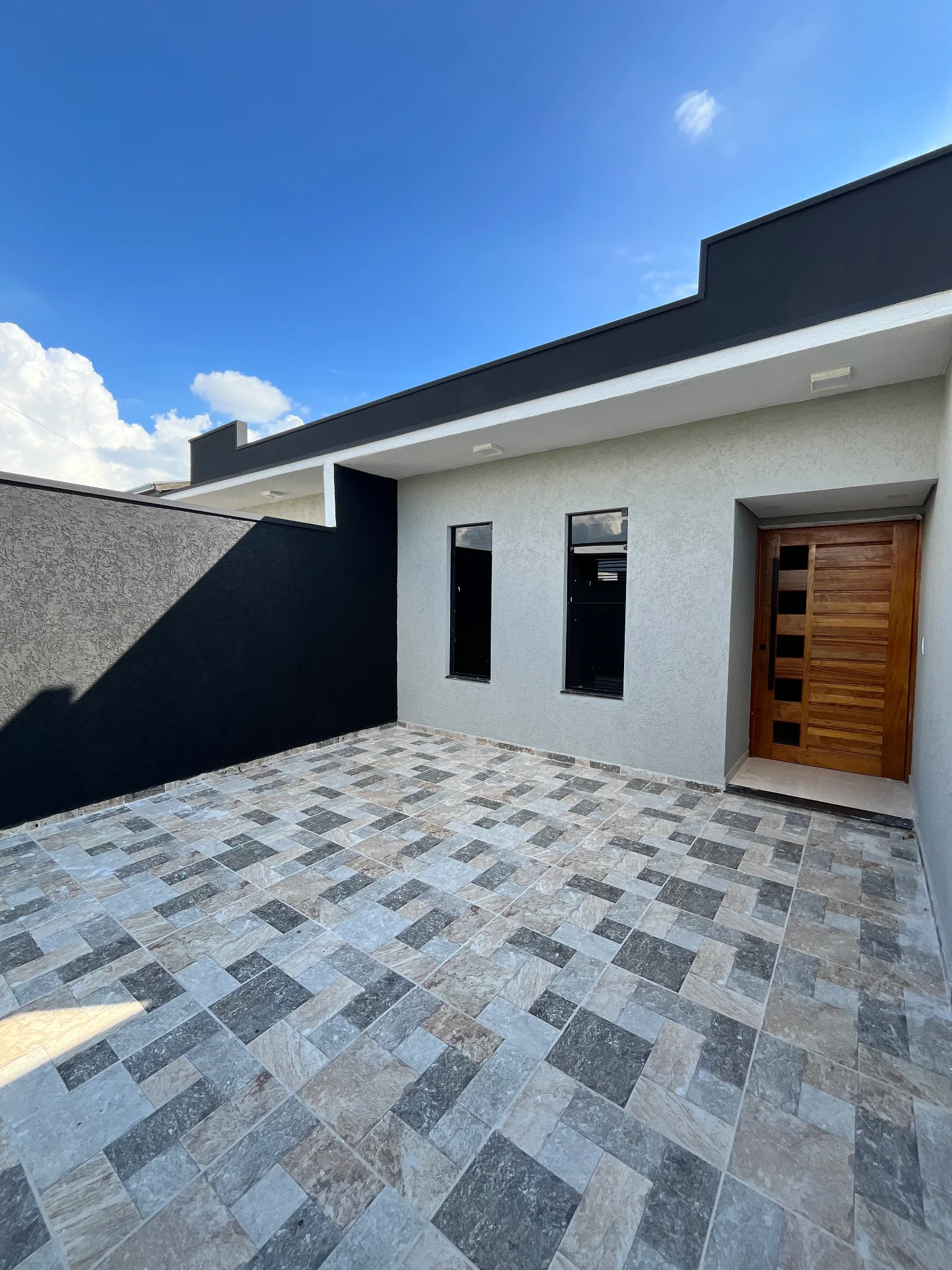 Casa à venda no Portal dos Eucaliptos em Pindamonhangaba com suíte